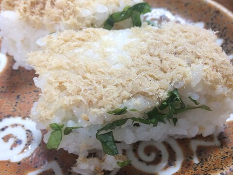 安いけど絶品❣️魚そぼろの押し寿司